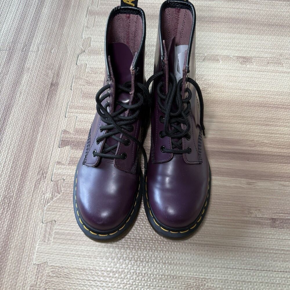 Dr. Martens 1460 Women’s Size 7 Purple Burgundy Leather Combat Boots 8 Eye